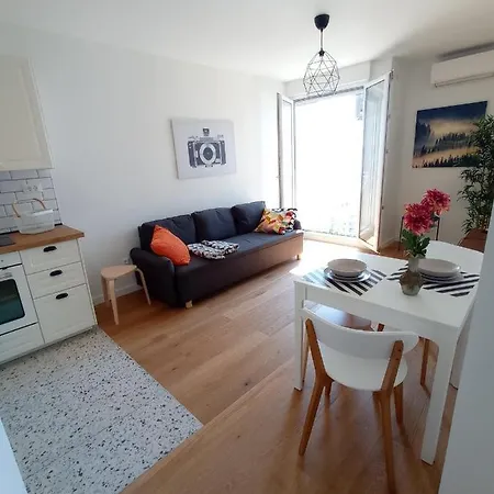 New! Apartment With Sea View Near Center Split Σπλιτ